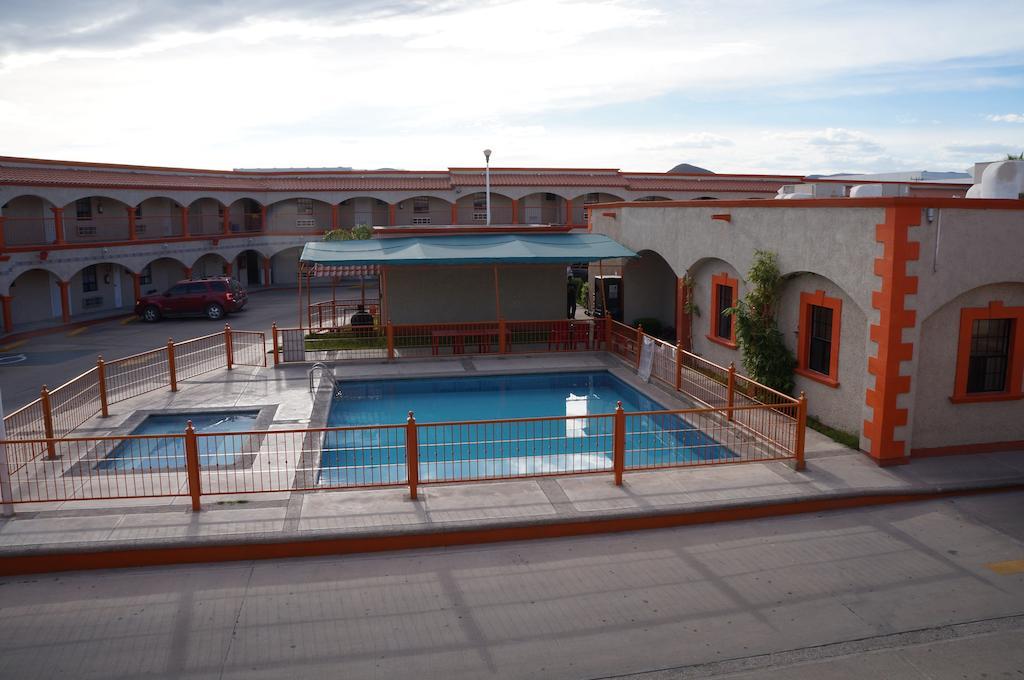 Hotel Sntenario Chihuahua Exteriér fotografie